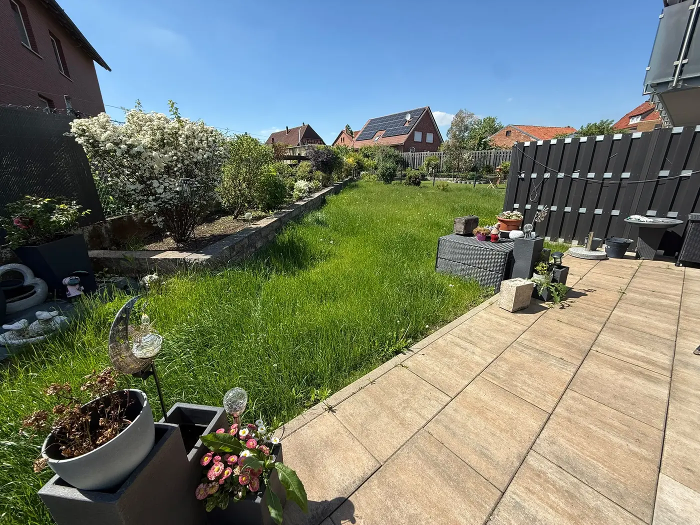 Gartenbereich vor der Pflege